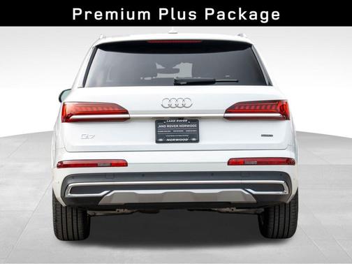 2023 Audi Q7 45 Premium Plus