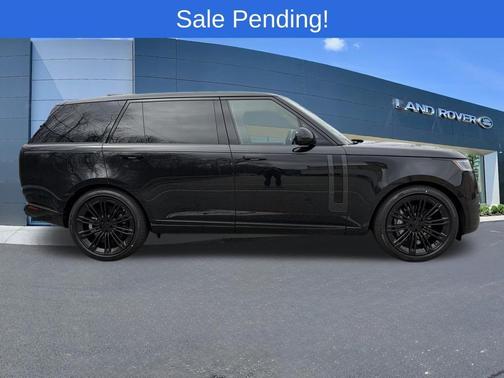 Santorini Black 2026 Land Rover Range Rover P400 SE 7 Seat
