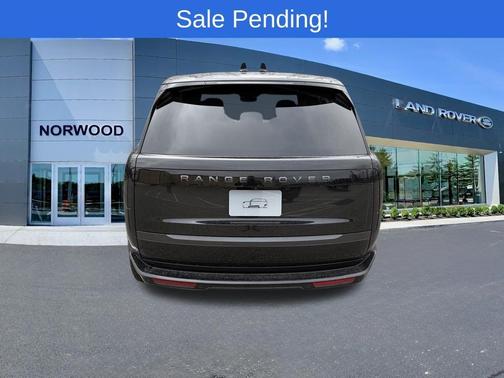 Santorini Black 2026 Land Rover Range Rover P400 SE 7 Seat