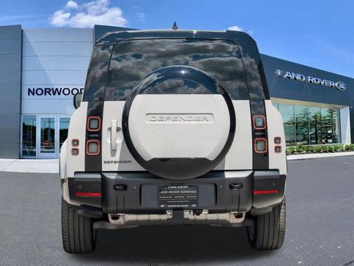 Borasco Grey 2026 Land Rover Defender P400 X-Dynamic SE