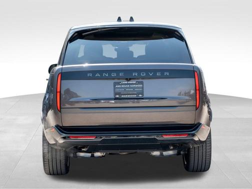 2025 Land Rover Range Rover P550e SE