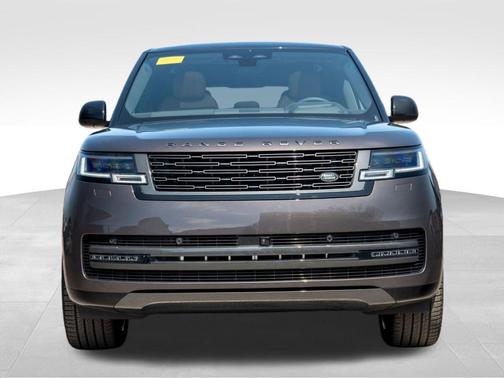 2025 Land Rover Range Rover P550e SE