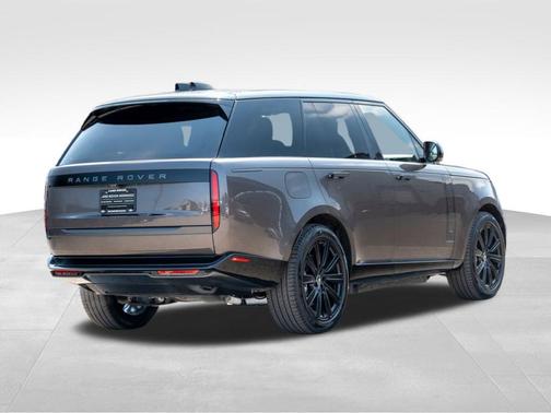 2025 Land Rover Range Rover P550e SE