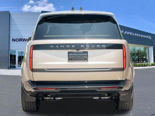 Batumi Gold 2026 Land Rover Range Rover P400 SE