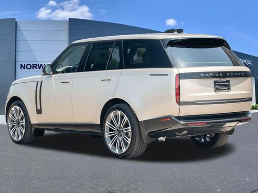 Batumi Gold 2026 Land Rover Range Rover P400 SE