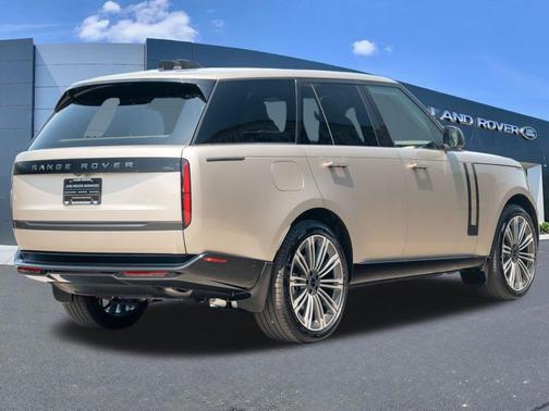 Batumi Gold 2026 Land Rover Range Rover P400 SE