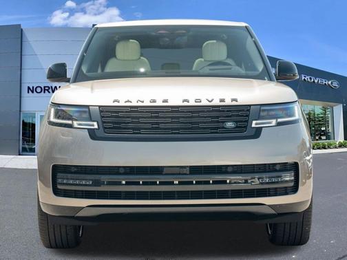 Batumi Gold 2026 Land Rover Range Rover P400 SE