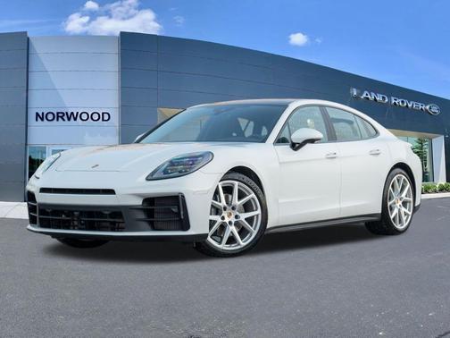 2024 Porsche Panamera 4