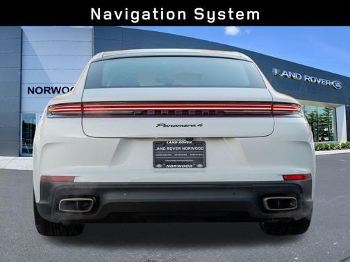 2024 Porsche Panamera 4