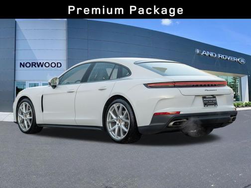 2024 Porsche Panamera 4