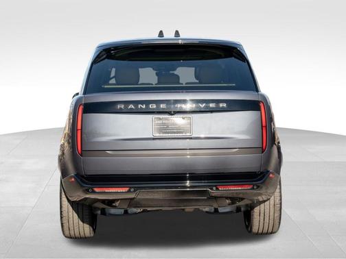 2026 Land Rover Range Rover SE