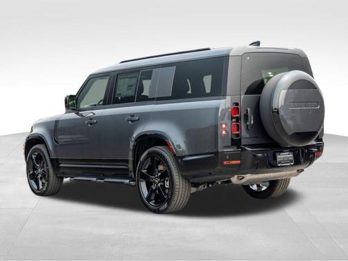 2025 Land Rover Defender P400 X-Dynamic SE
