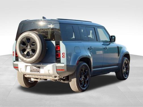 2025 Land Rover Defender P300