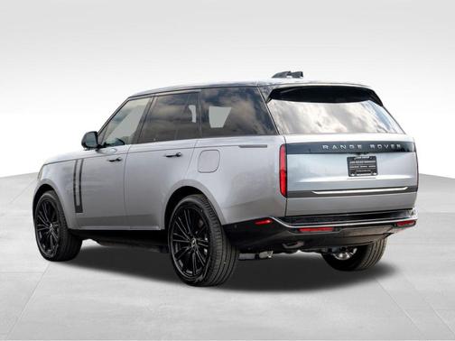 2025 Land Rover Range Rover P550e SE