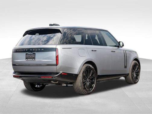 2025 Land Rover Range Rover P550e SE