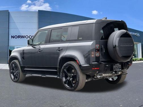 2026 Land Rover Defender P525 V8