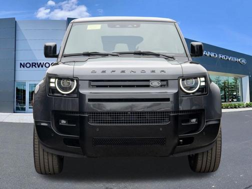 2026 Land Rover Defender P525 V8