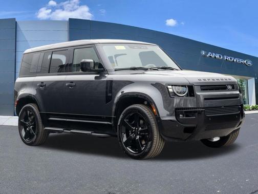 2026 Land Rover Defender P525 V8