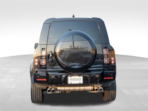 2025 Land Rover Defender P500 V8