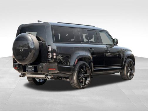 2025 Land Rover Defender P500 V8