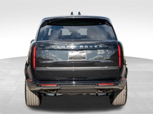 2025 Land Rover Range Rover P530 SE