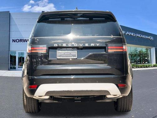Santorini Black 2026 Land Rover Discovery