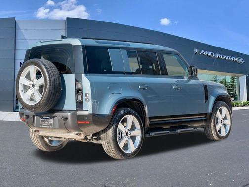 2026 Land Rover Defender 110 X-Dynamic SE