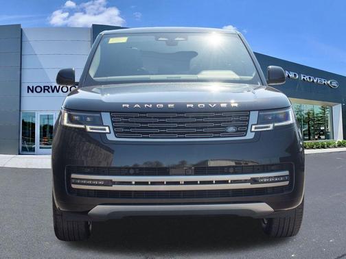 Santorini Black 2026 Land Rover Range Rover P400 SE 7 Seat