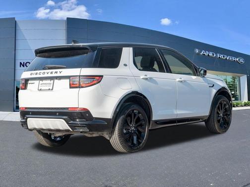 Fuji White 2025 Land Rover Discovery Sport Dynamic SE