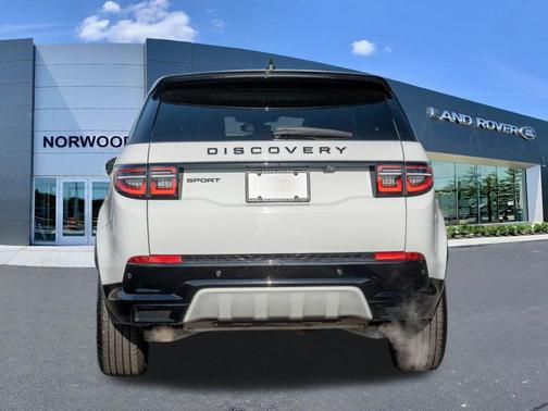 Fuji White 2025 Land Rover Discovery Sport Dynamic SE