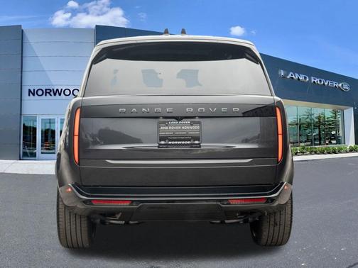 2026 Land Rover Range Rover P400 SE