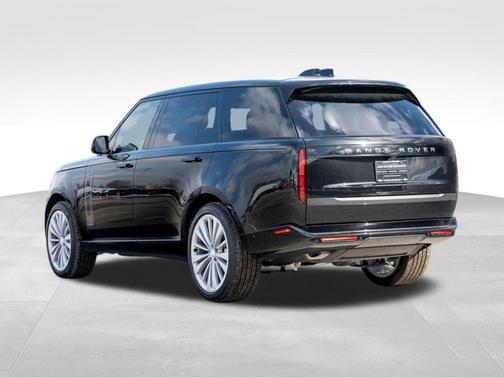 2025 Land Rover Range Rover P400 SE 7 Seat