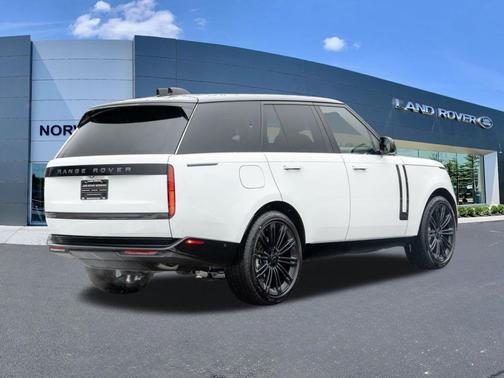 2026 Land Rover Range Rover P400 SE