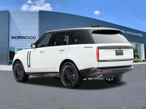 2026 Land Rover Range Rover P400 SE