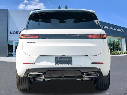 Fuji White 2026 Land Rover Range Rover Sport P400 Dynamic SE