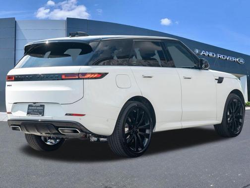 Fuji White 2026 Land Rover Range Rover Sport P400 Dynamic SE