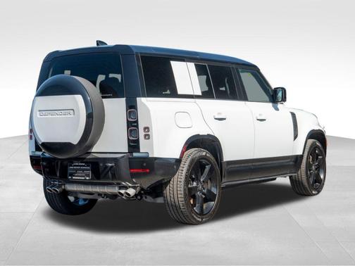 2025 Land Rover Defender P525 V8