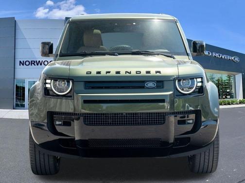 Woolstone Green 2026 Land Rover Defender P400 X-Dynamic SE