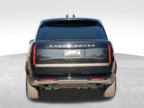 2026 Land Rover Range Rover SE