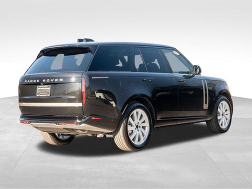 2026 Land Rover Range Rover SE