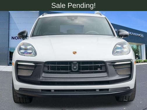 Carrara White Metallic 2024 Porsche Macan GTS