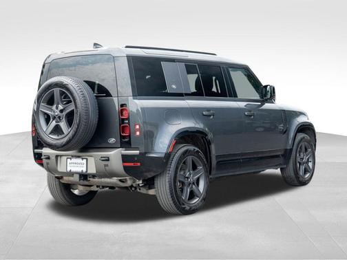 2022 Land Rover Defender 110 X-Dynamic SE