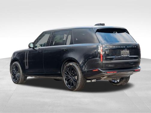 2026 Land Rover Range Rover P400 SE 7 Seat