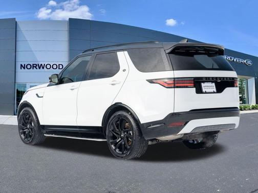 2024 Land Rover Discovery P300 Dynamic SE