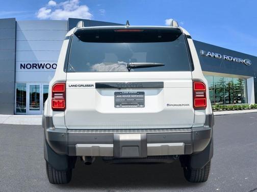 Wind Chill Pearl 2024 Toyota Land Cruiser Base