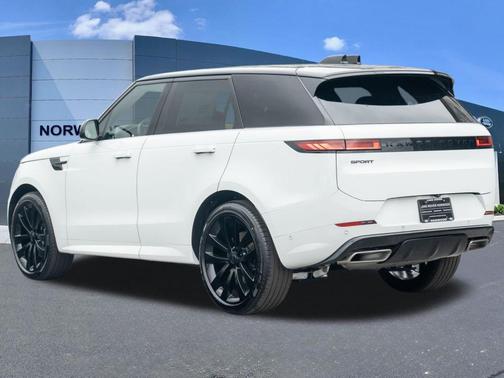 Fuji White 2026 Land Rover Range Rover Sport P400 Dynamic SE