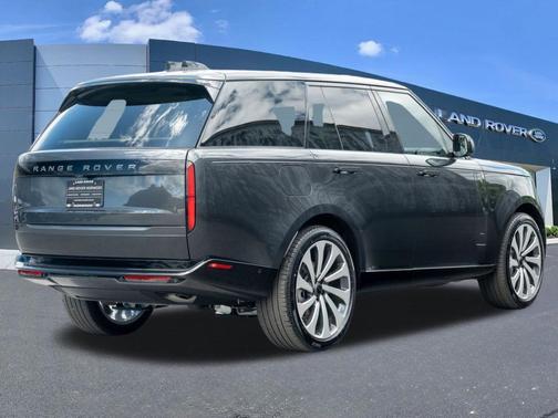 Carpathian Grey 2026 Land Rover Range Rover P400 SE