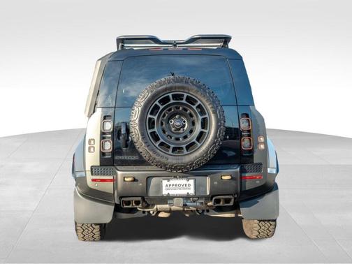 2025 Land Rover Defender V8