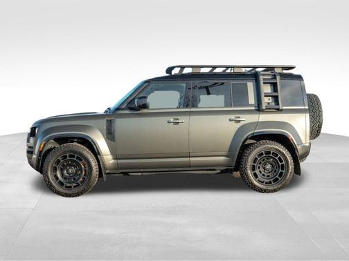 2025 Land Rover Defender V8
