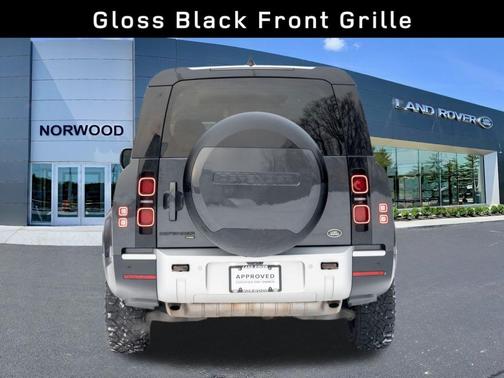 2023 Land Rover Defender SE